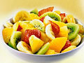 Peli Cooking a fruit salad